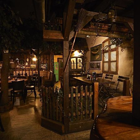 Pension Rüssel-Pub Sangerhausen Bagian luar foto