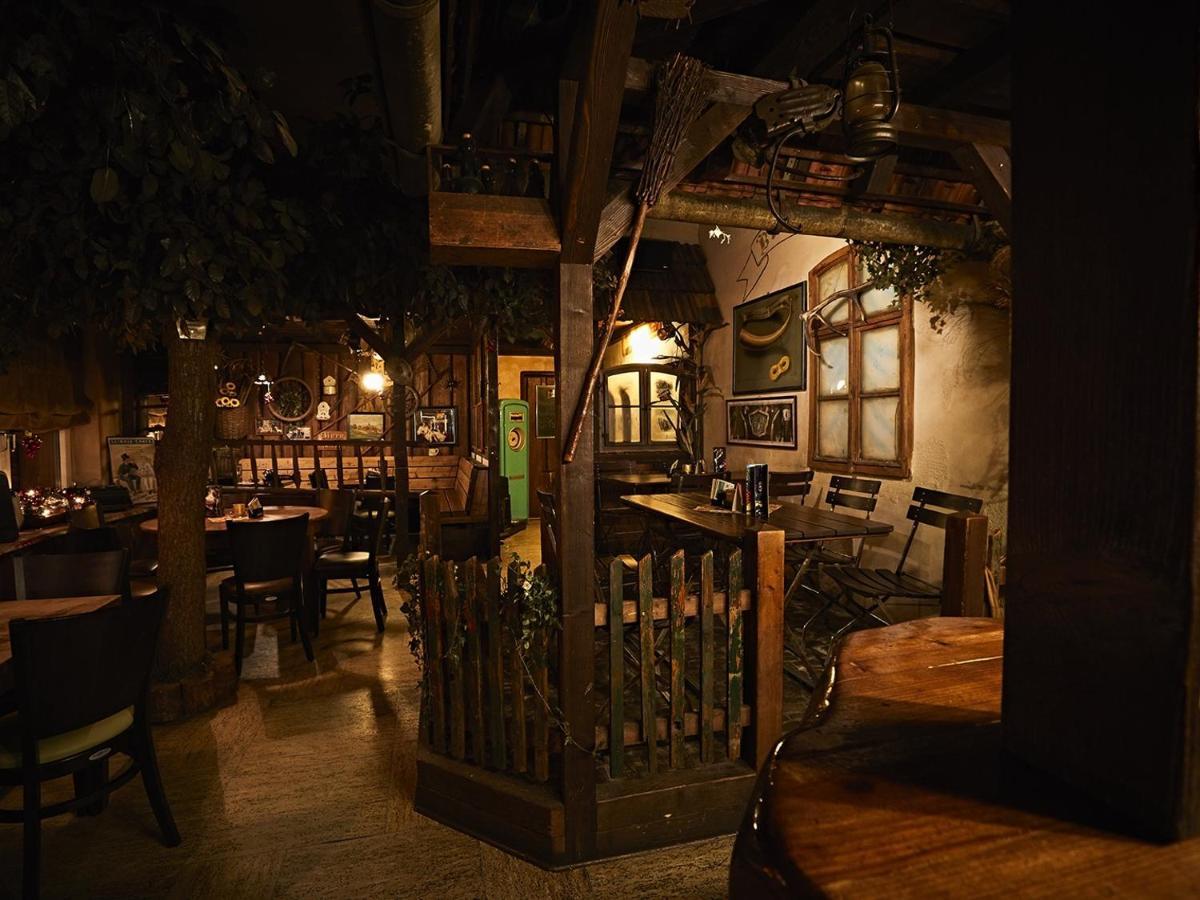 Pension Rüssel-Pub Sangerhausen Bagian luar foto